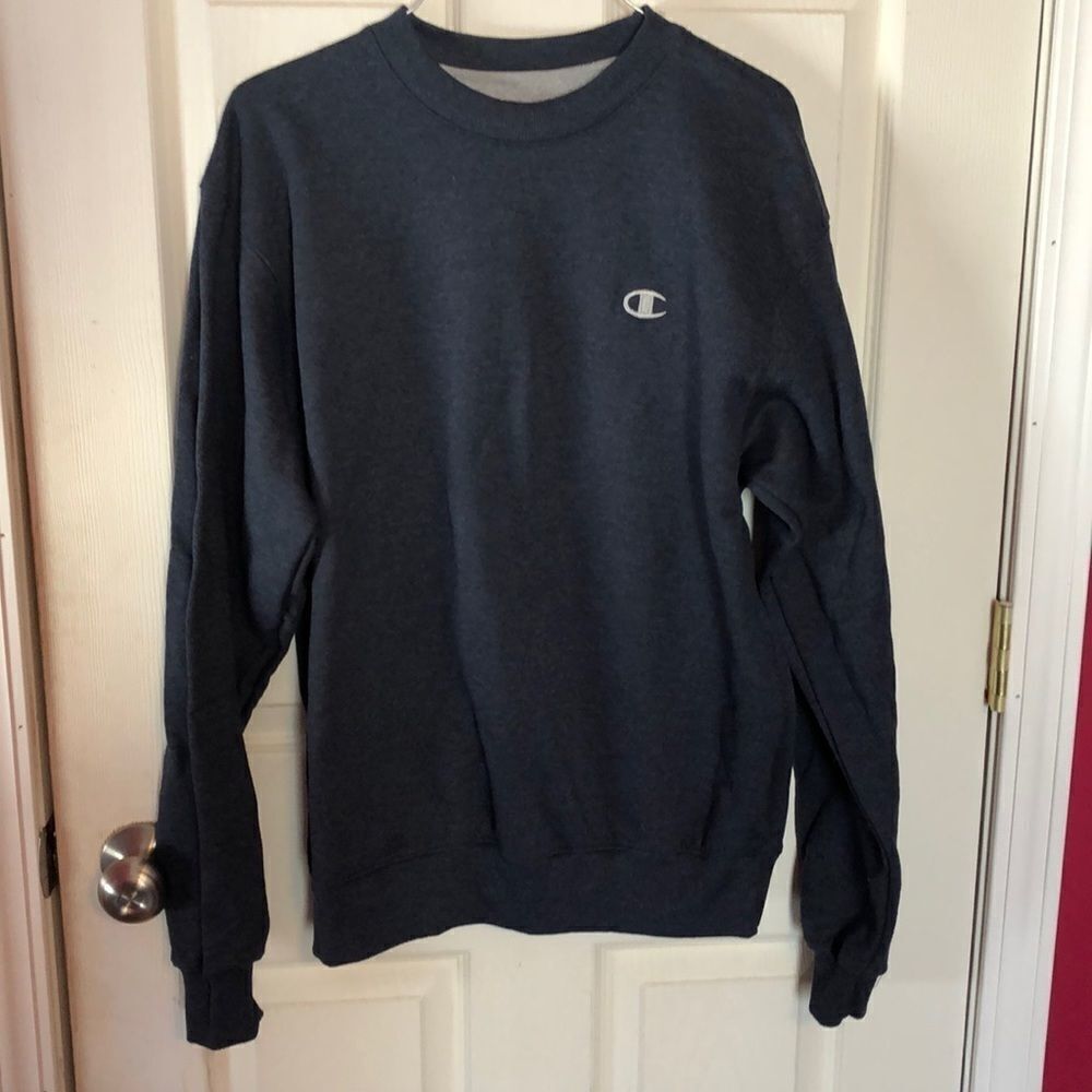 Men’s blue Champion ECO sweatshirt sz M